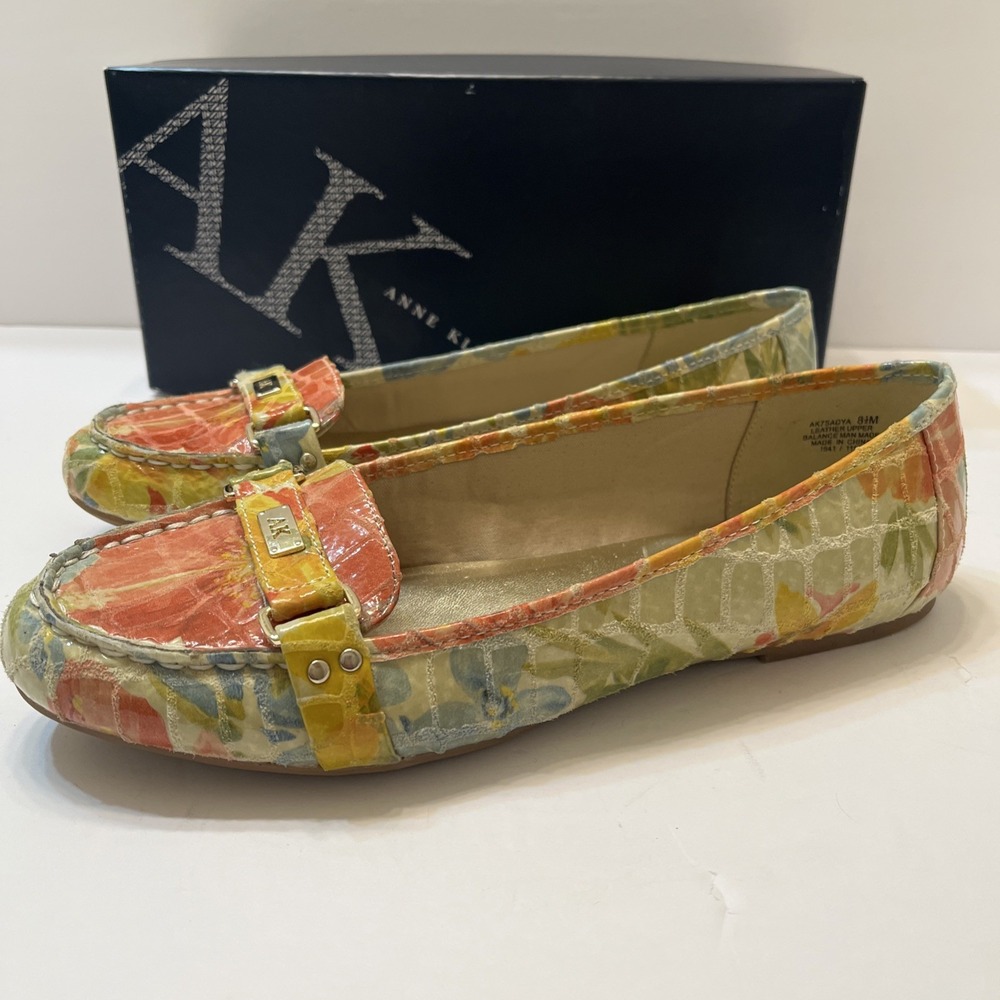 Anne Klein Women's 8.5 Loafer Leather Pastel Floral Buckle Strap Accent With Box